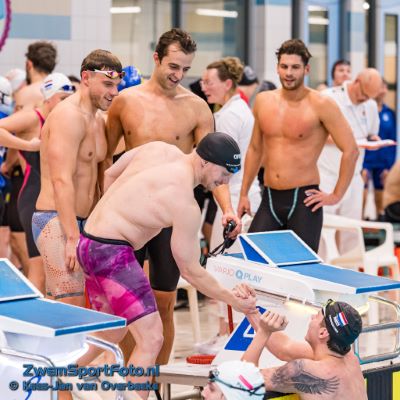 Albion mannen en De Dolfijn vrouwen estafette kampioen