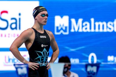 Vrouwen 4x100 wisselslag estafette als snelste door naar finale op slotdag EK 