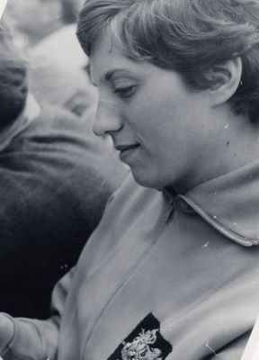 Overleden Ria van Velsen blonk uit op de 100 meter rugslag 